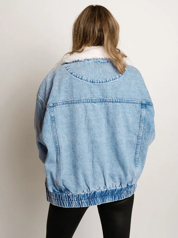 Cozy Faux Fur Denim Jacket for Trendy Layering