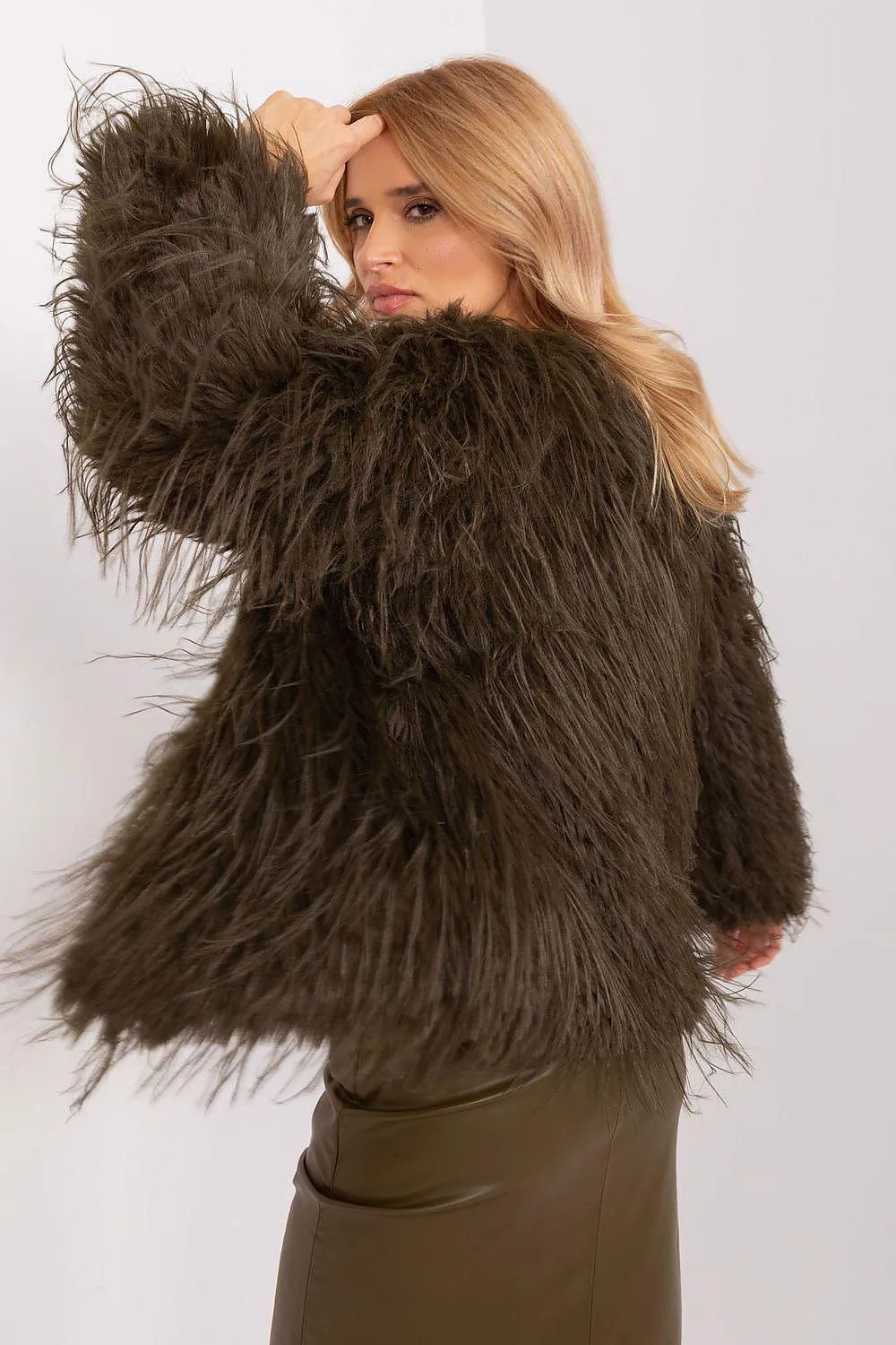 Elegant Fur-Trimmed Outerwear Jacket for All Seasons