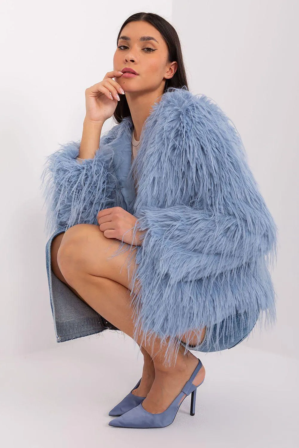 Elegant Fur-Trimmed Outerwear Jacket for All Seasons