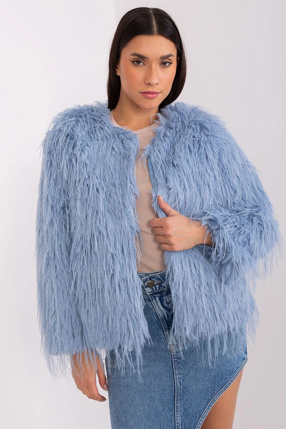 Elegant Fur-Trimmed Outerwear Jacket for All Seasons