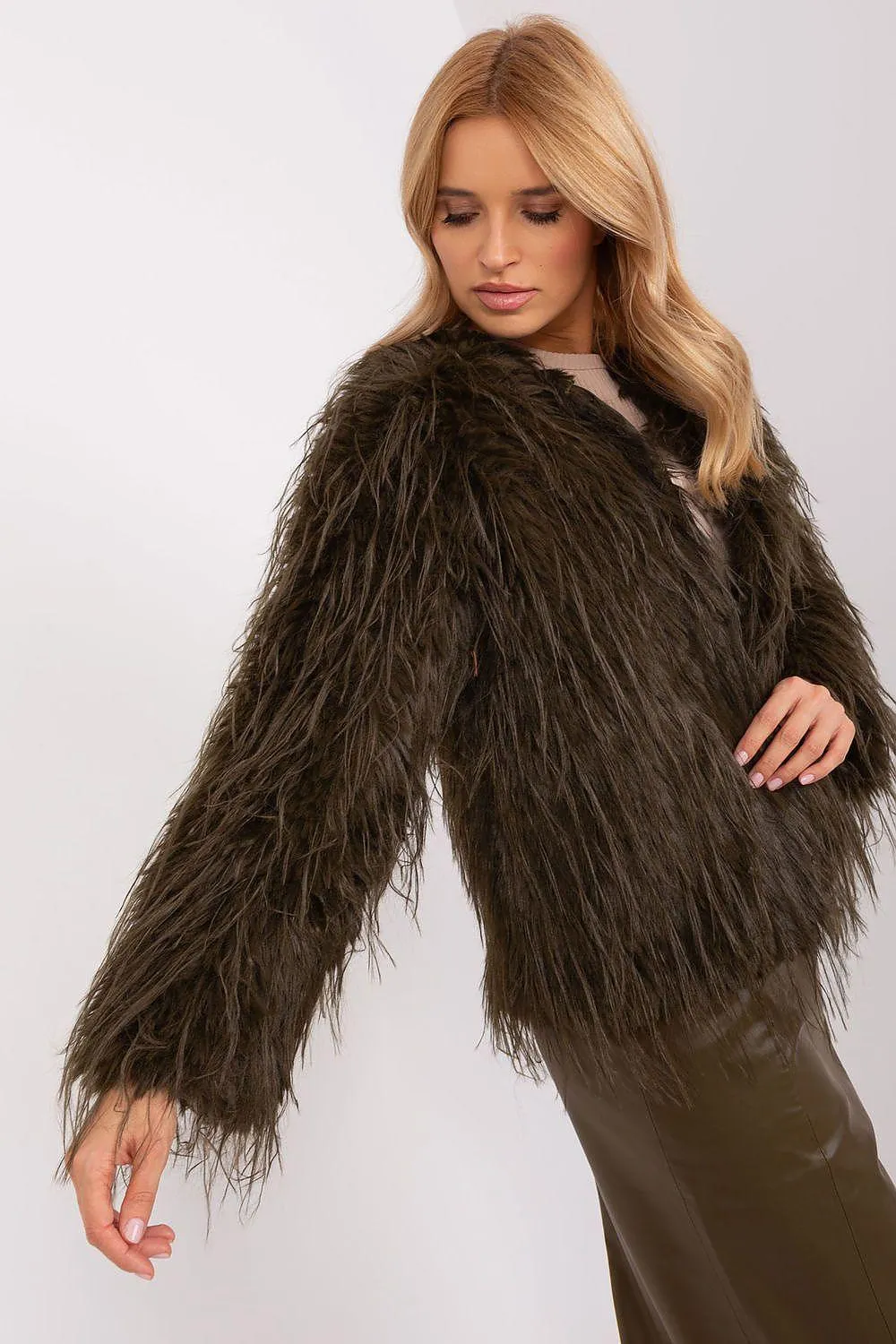 Elegant Fur-Trimmed Outerwear Jacket for All Seasons